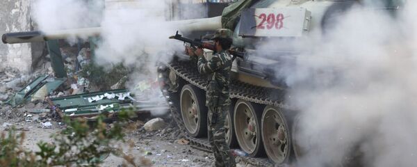 عناصر الجيش الوطني الليبي خلال مواجهة إرهابيي تنظيم داعش في بنغازي، ليبيا 9 نوفمبر/ تشرين الثاني 2017 - سبوتنيك عربي