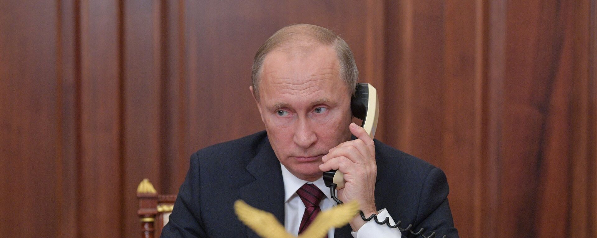 الرئيس فلاديمير بوتين يجري مكالمة هاتفية - سبوتنيك عربي, 1920, 11.03.2022