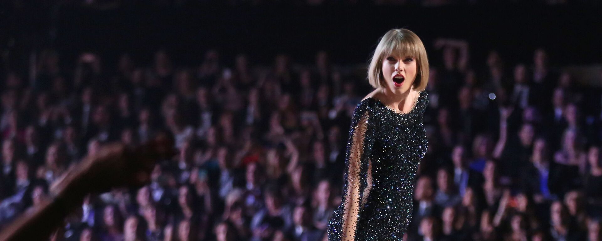 الأجور الأعلى بين المشاهير الشباب لعام 2017 وفقا لمجلة فوربس - المغنية الأمريكية تيلور سويفت الأجور الأعلى بين المشاهير الشباب لعام 2017 وفقا لمجلة فوربس - المغنية الأمريكية تيلور سويفت - سبوتنيك عربي, 1920, 26.12.2019