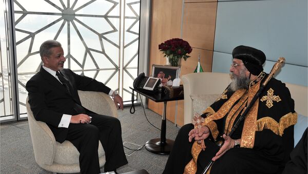 سفير السعودية في القاهرة مع البابا تواضروس - سبوتنيك عربي