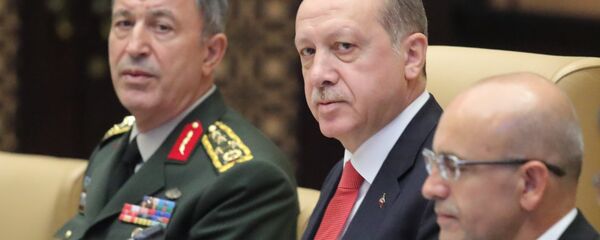 رئيس الأركان التركي خلوصي اكار (يسار) - سبوتنيك عربي