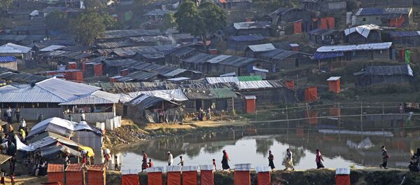 لاجئو الروهينغا في مخيم للاجئين بالوخالي على الحدود بين ميانمار وبنغلادش - سبوتنيك عربي