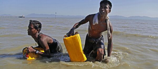 لاجئو الروهينغا في مخيم للاجئين بالوخالي على الحدود بين ميانمار وبنغلادش - سبوتنيك عربي