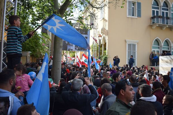 فيديو وصور...إحتفال حاشد للحريري بعد عودته إلى بيروت - سبوتنيك عربي