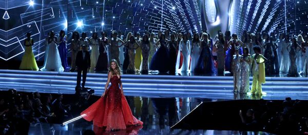 مسابقة ملكة جمال الكون لعام 2017 - ممثلة فرنسا إريس ميتيناير، لاس فيغاس، 26 نوفمبر/ تشرين الثاني 2017 مسابقة ملكة جمال الكون لعام 2017 - ممثلة فرنسا إريس ميتيناير، لاس فيغاس، 26 نوفمبر/ تشرين الثاني 2017 - سبوتنيك عربي