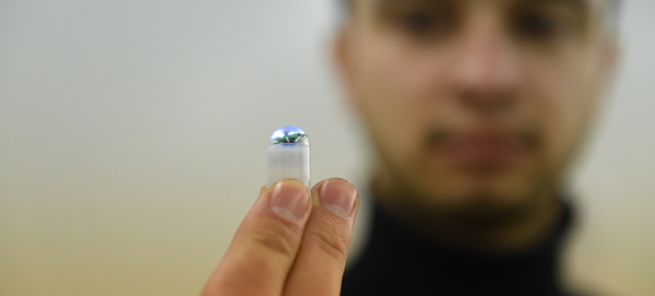 الصور مأخوذة بواسطة كابسولة ترسل إلى الكمبيوتر بواسطة المرسل الذي يثبت على حزام المريض. البرامج الخاصة تقوم باستقبال البيانات و تفسيرها. - سبوتنيك عربي