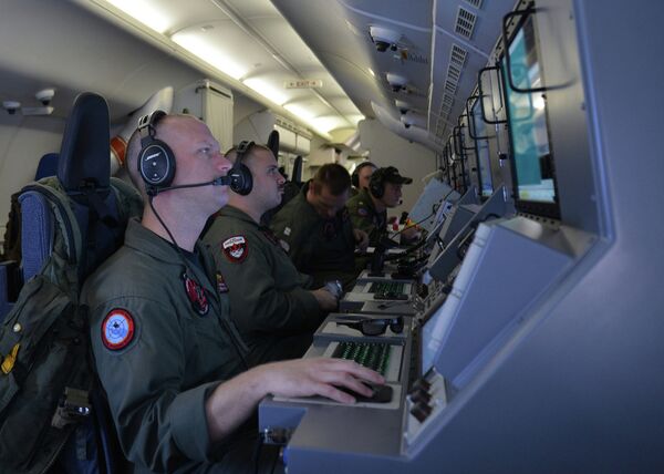 أفراد طاقم طائرة بي-8أ بوسيدون - سبوتنيك عربي