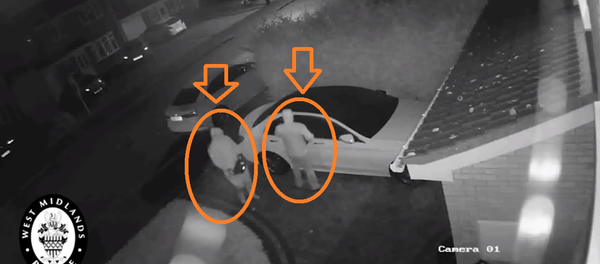 سرقة سيارة مرسيدس بدقيقة واحدة وبدون مفاتيح - سبوتنيك عربي