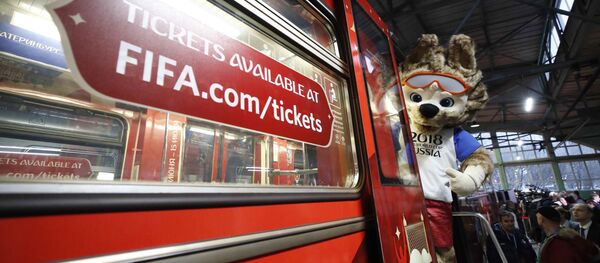 عرض القطار الرسمي بملصقات إعلانية لكأس العالم لكرة القدم 2018 في موسكو، روسيا 28 نوفمبر/ تشرين الثاني 2017 عرض القطار الرسمي بملصقات إعلانية لكأس العالم لكرة القدم 2018 في موسكو، روسيا 28 نوفمبر/ تشرين الثاني 2017 - سبوتنيك عربي