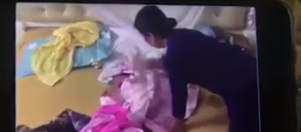 حاضنة في فيتنام تضرب طفلة بوحشية - سبوتنيك عربي