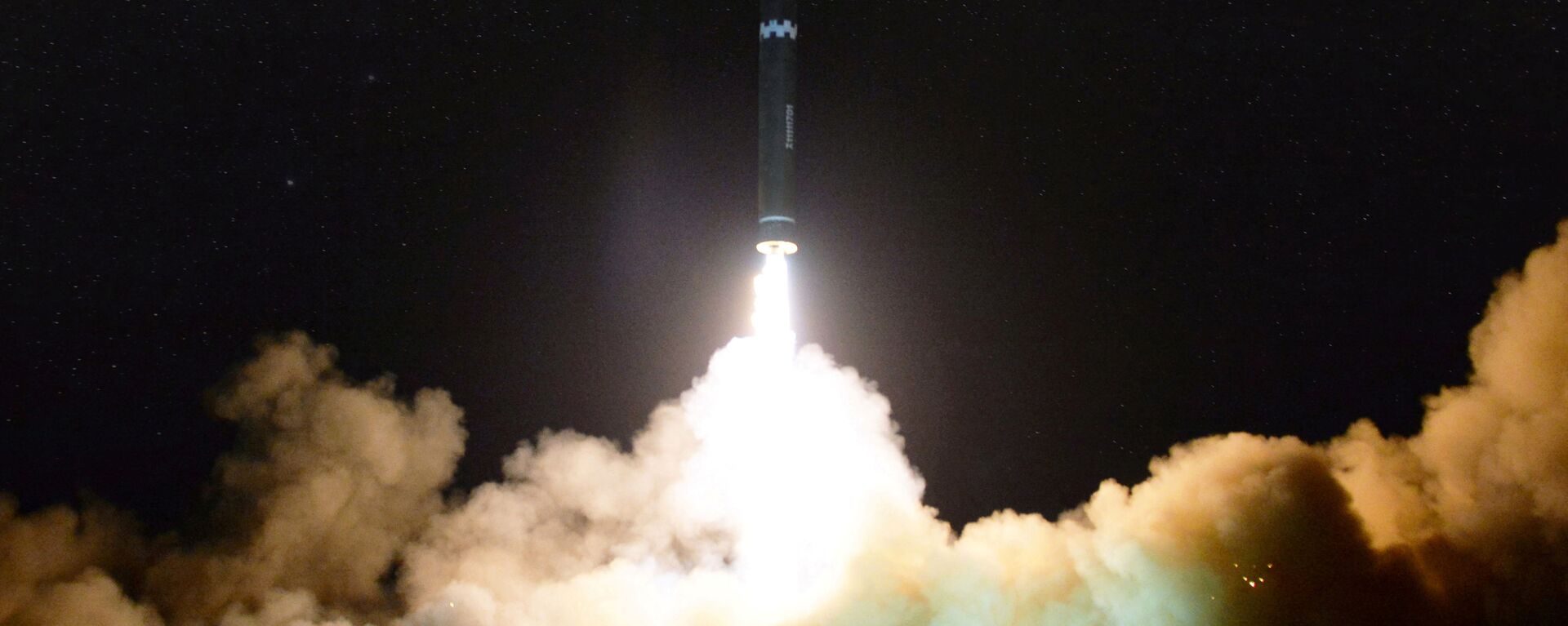 اطلاق صاروخ باليستي - بيونغ يانغ - كوريا الشمالية 29 نوفمبر/ تشرين الثاني 2017 - سبوتنيك عربي, 1920, 10.03.2022
