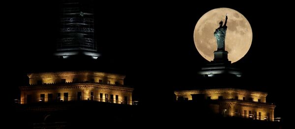 القمر العملاق في نيويورك، الولايات المتحدة - سبوتنيك عربي