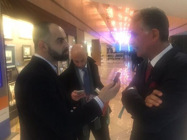 مدرب المنتخب الإيراني كارلوس كيروش و مراسل سبوتنيك مدرب المنتخب الإيراني كارلوس كيروش و مراسل سبوتنيك - سبوتنيك عربي