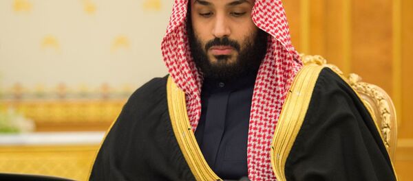 ولي العهد السعودي الأمير محمد بن سلمان خلال جسلة لمجلس الوزراء السعودي وأول تعليق بعد مقتل علي عبد الله صالح في الرياض، السعودية 5 ديسمبر/ كانون الأول 2017 - سبوتنيك عربي