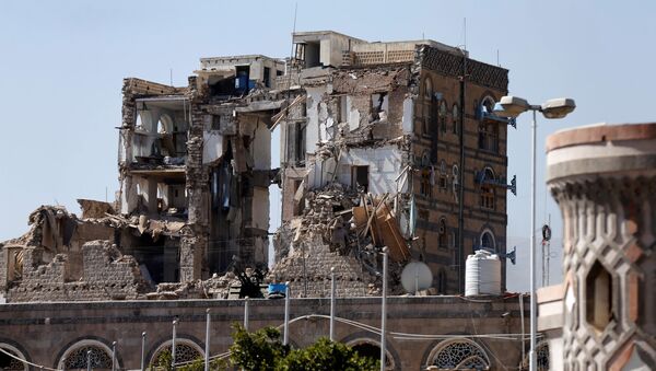القصر الجمهوري بعد الغارات الجوية عليه في صنعاء، اليمن 5 ديسمبر/ كانون الأول 2017 - سبوتنيك عربي