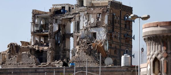 القصر الجمهوري بعد الغارات الجوية عليه في صنعاء، اليمن 5 ديسمبر/ كانون الأول 2017 - سبوتنيك عربي