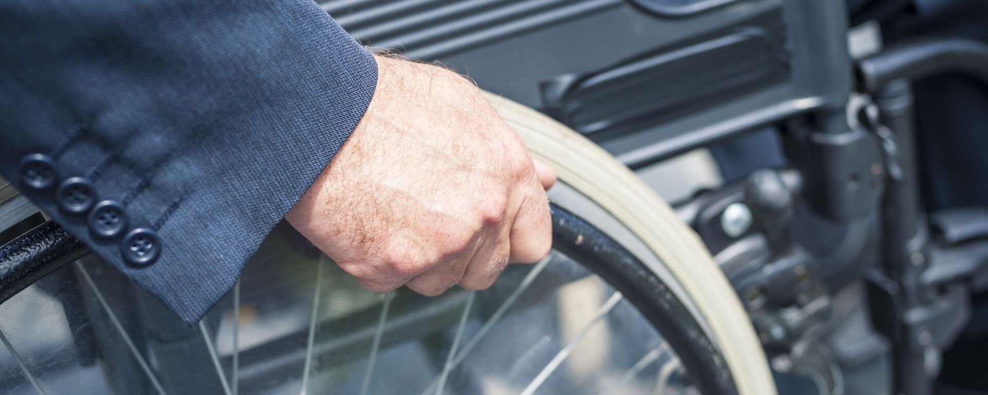 كرسي متحرك - سبوتنيك عربي, 1920, 25.05.2023