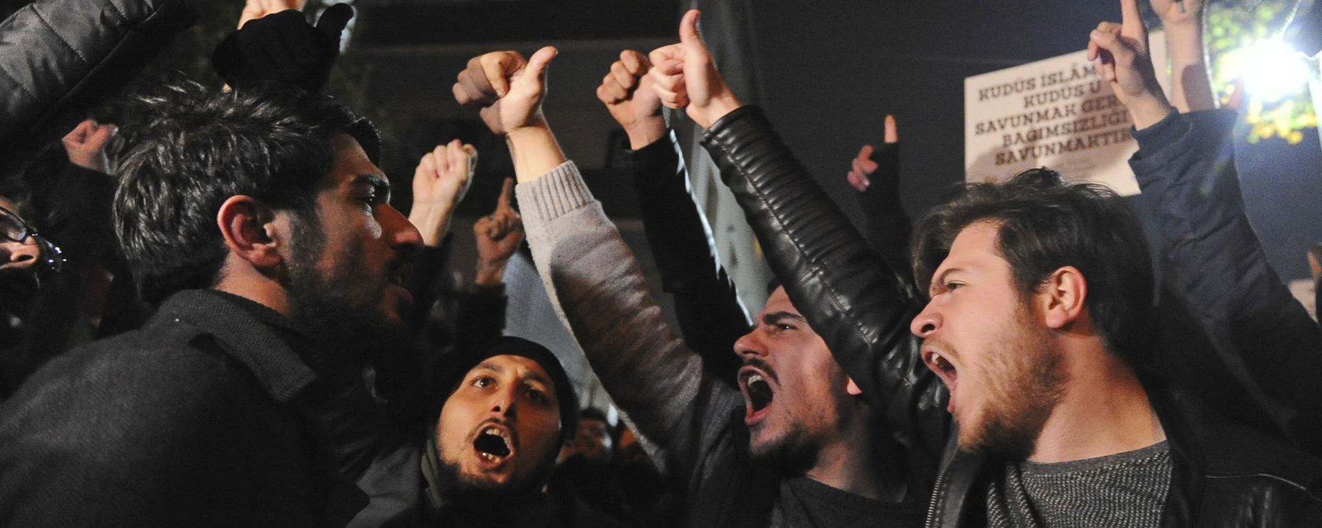 احتجاجات على قرار دونالد ترامب بشأن القدس أمام القنصلية الأمريكية في اسطنبول، تركيا 6 ديسمبر/ كانون الأول 2017 - سبوتنيك عربي, 1920, 05.07.2026