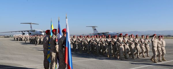 الرئيس فلاديمير بوتين والرئيس السوري بشار الأسد في القاعدة حميميم، سوريا 11 ديسمبر/ كانون الأول 2017 - سبوتنيك عربي