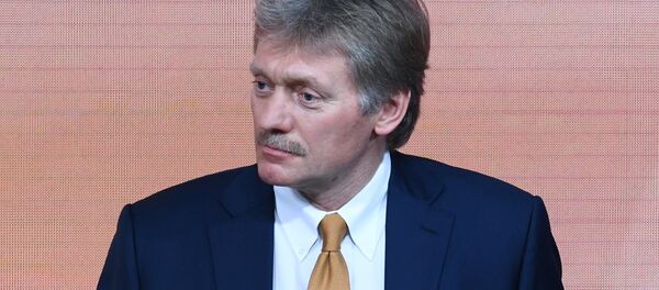 المتحدث الرسمي باسم الرئاسة الروسية دميتري بيسكوف خلال المؤتمر الصحفي الكبير السنوي للرئيس الروسي فلاديمير بوتين، 14 ديسمبر/ كانون الأول 2017 - سبوتنيك عربي