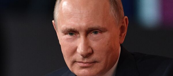 المؤتمر الصحفي الكبير السنوي للرئيس الروسي فلاديمير بوتين في الكرملين، موسكو 14 ديسمبر/ كانون الأول 2017 - سبوتنيك عربي