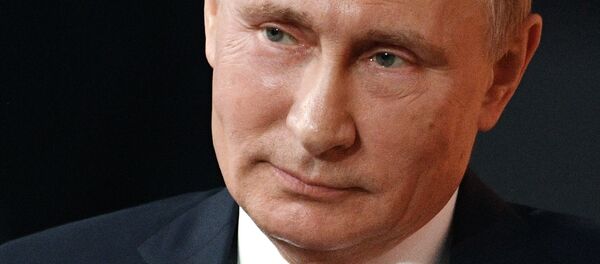 المؤتمر الصحفي الكبير السنوي للرئيس الروسي فلاديمير بوتين في الكرملين، موسكو 14 ديسمبر/ كانون الأول 2017 - سبوتنيك عربي