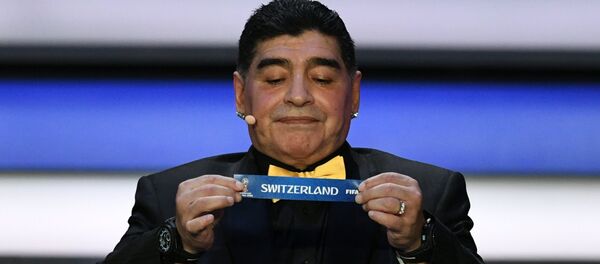 مارادونا في قرعة كأس العالم 2018 في روسيا - سبوتنيك عربي