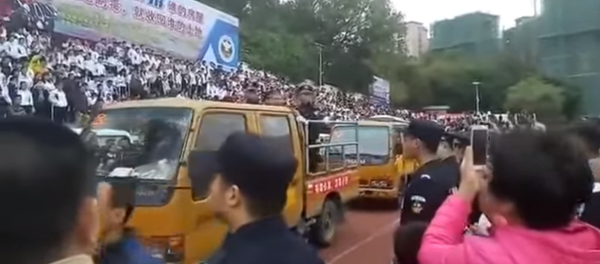 إعدام تجار المخدرات والقتلة أمام آلاف الأشخاص في الصين - سبوتنيك عربي