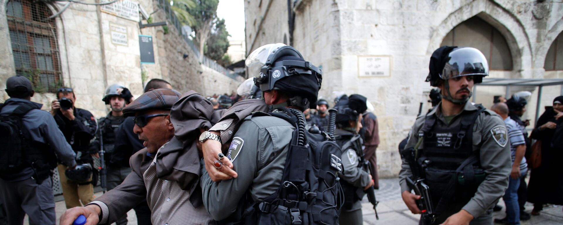 مواجهات بين الشرطة الإسرائيلية ومحتجين فلسطينيين 22-12-2017 - سبوتنيك عربي, 1920, 21.02.2022