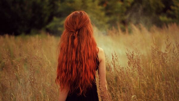 شعر طويل أحمر  - سبوتنيك عربي