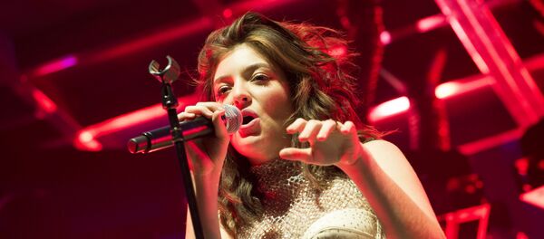 Singer Lorde performs at the Coachella Valley Music And Arts Festival on April 16, 2017 in Indio, California - سبوتنيك عربي