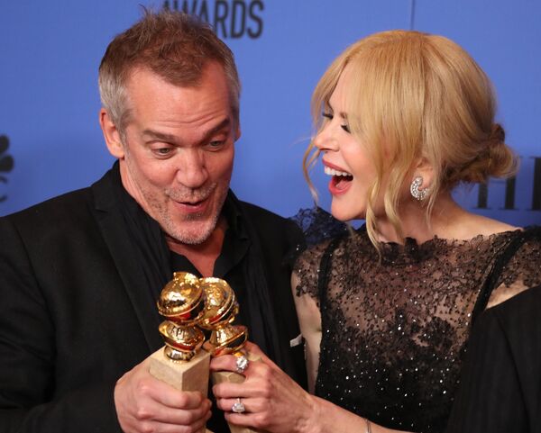 جان مارك فالي ونيكول كيدمان وراء الكواليس في غولدن غلوب بعد الفوز في أفضل مسلسل تلفزيوني بيغ ليتل لايز جان مارك فالي ونيكول كيدمان وراء الكواليس في غولدن غلوب بعد الفوز في أفضل مسلسل تلفزيوني بيغ ليتل لايز - سبوتنيك عربي