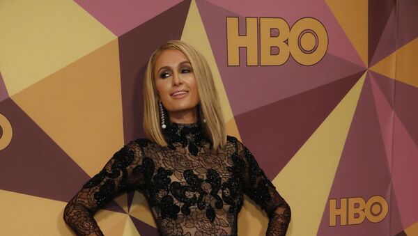 باريس هيلتون تصل حفل غولدن غلوب - سبوتنيك عربي