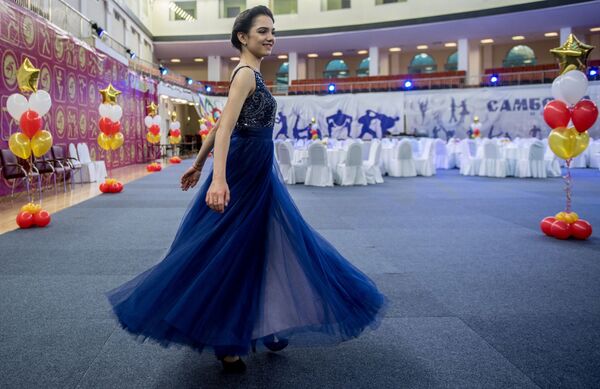 بطلة العالم وأوروبا للتزلج على الجليد الروسية يفغينيا مدفيديفا - سبوتنيك عربي