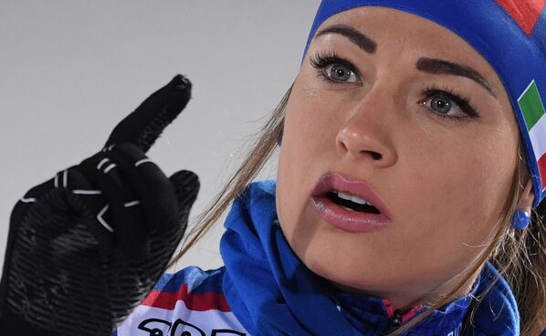 دوروثيا فيرير (إيطاليا) خلال التدريب في المرحلة الأولى من كأس العالم البياتلون 2017/18 في إوسترسوند، السويد - سبوتنيك عربي