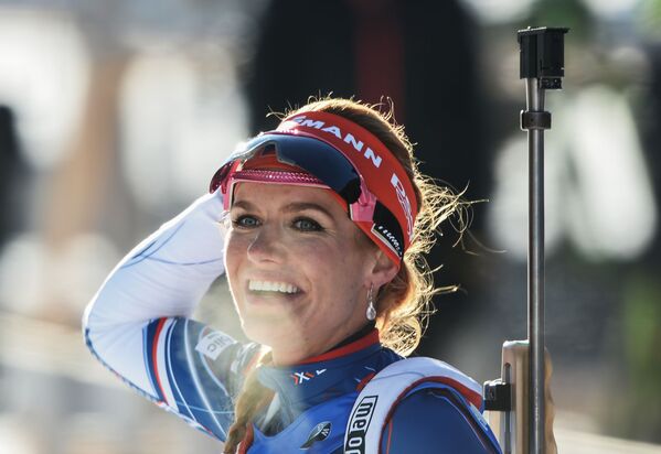 الرياضية التشيكية غابرئيلا كوكالوفا الحائزة على المرتبة الأولى في بطولة ألعاب البياتلون الشتوي في أستراليا - سبوتنيك عربي