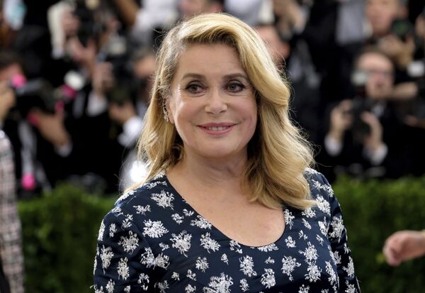 الممثلة الفرنسية كاترين دينوف الممثلة الفرنسية كاترين دينوف - سبوتنيك عربي