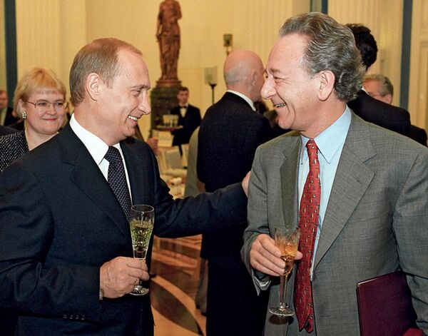 بوتين يشرب الشامبانيا  - سبوتنيك عربي