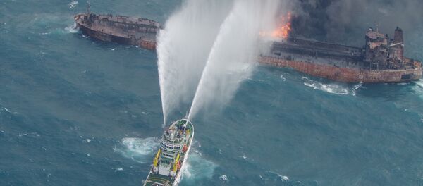 ناقلة النفط الإيرانية المحترقة - سبوتنيك عربي