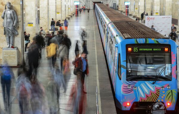 القهوة وتجميد التربة...  أغرب الحقائق عن مترو موسكو - سبوتنيك عربي