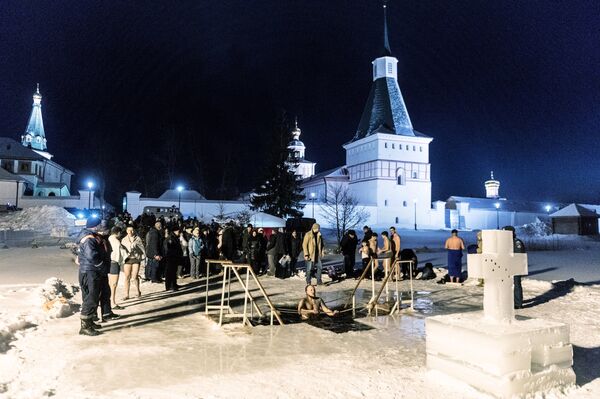 الاحتفال بعيد الغطاس في مختلف مدن روسيا   - سبوتنيك عربي