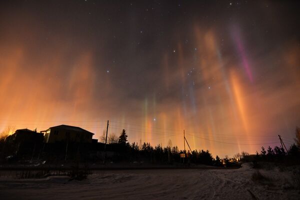 عواميد ضوئية خيالية تظهر ليلا في تشيلابينسك - سبوتنيك عربي