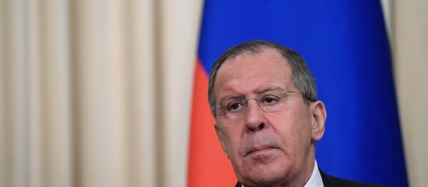 وزير الخارجية الروسي سيرغي لافروف خلال مؤتمر صحفي مع نظيره المني في موسكو، 22 يناير 2018 - سبوتنيك عربي