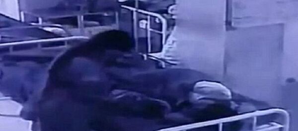 خطف رضيع من حضن أمه - سبوتنيك عربي