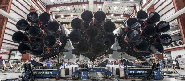 صاروخ ثقيل جدا سبيس إكس فالكون هيفي - سبوتنيك عربي