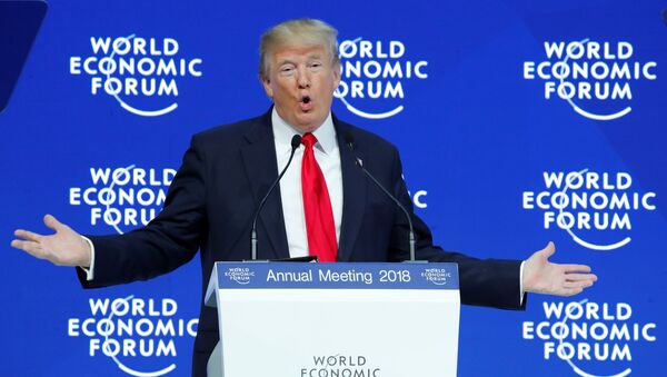 U.S. President Donald Trump gestures as he delivers a speech during the World Economic Forum (WEF) annual meeting in Davos, Switzerland January 26, 2018 - سبوتنيك عربي