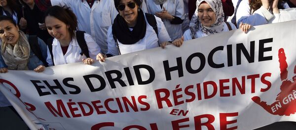 مظاهرة للأطباء في الجزائر - سبوتنيك عربي