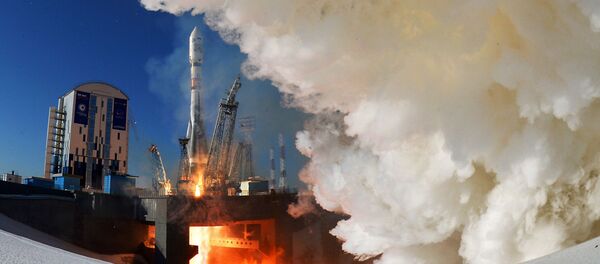 إطلاق الصاروخ الروسي سويوز أ 2.1 مع 11 قمرا صناعيا - سبوتنيك عربي