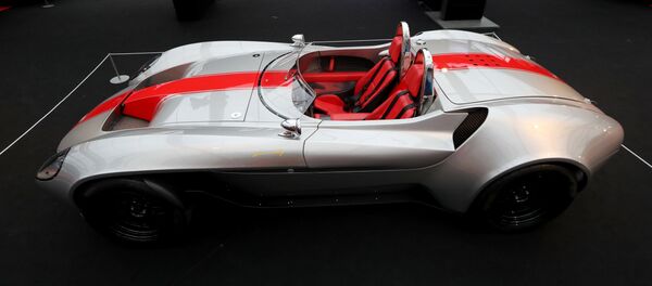 المهرجان الدولي للسيارات في باريس - سيارة كونسيبت كار Design-1 من شركة دبي للسيارات Dubai Automotive Jannarelly - سبوتنيك عربي