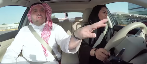 تعلم النساء السعوديات القيادة ومواقف طريفة أثناء ذلك - سبوتنيك عربي